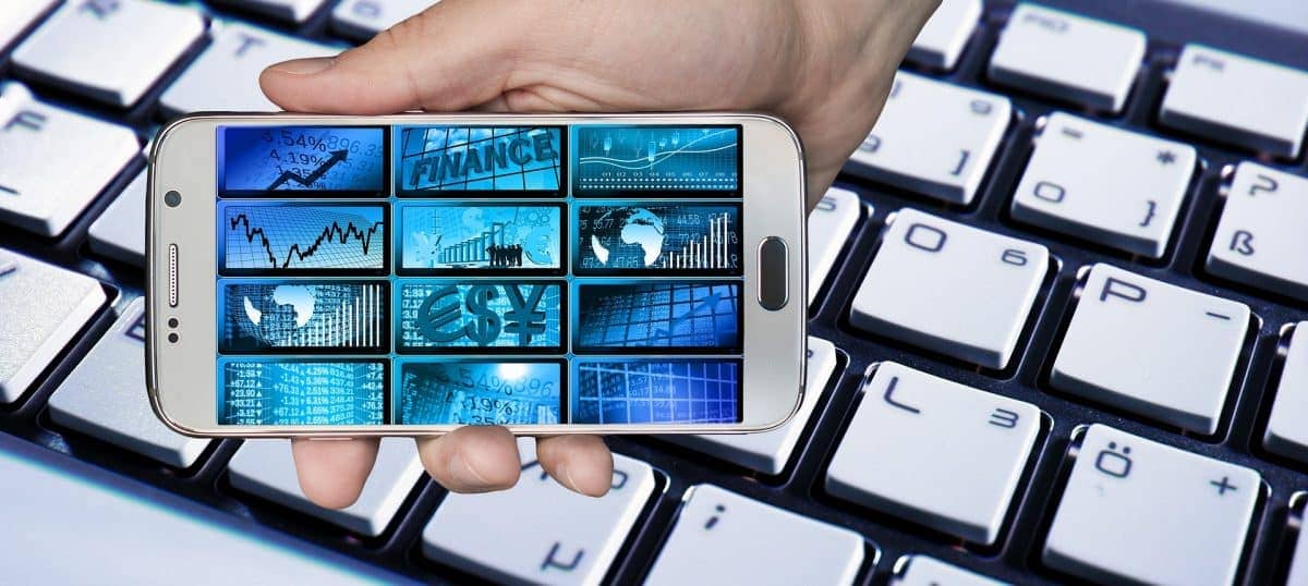ruka, klávesnice, mobilní telefon