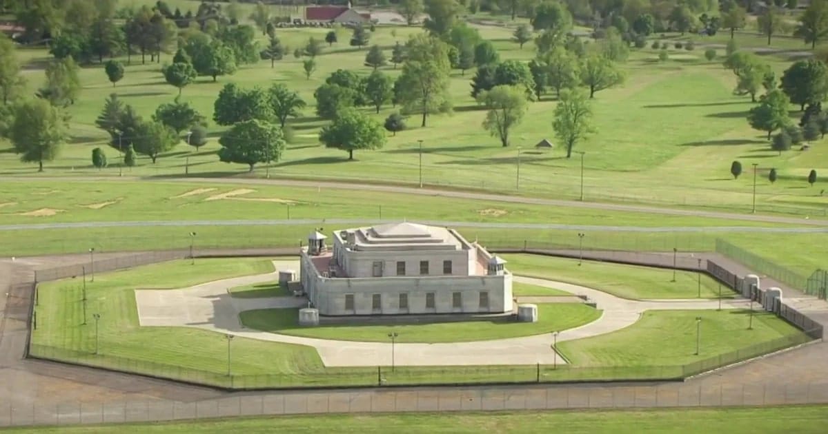 Fort Knox - místo, kde jsou uloženy zásoby zlata USA.