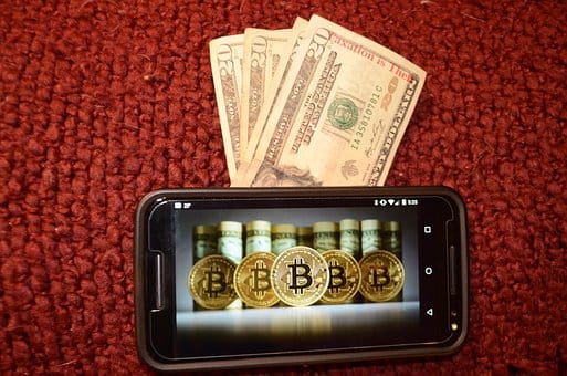 Bitcoin, mobil, peníze