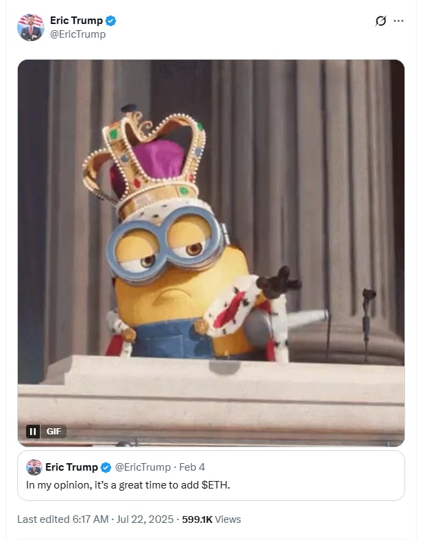 Trumpův příspěvek ukazuje oblíbenou postavu z animovaných filmů, jak upustí mikrofon, když retweetuje svůj příspěvek ze 4. února, v němž vyzývá lidi k nákupu ETH