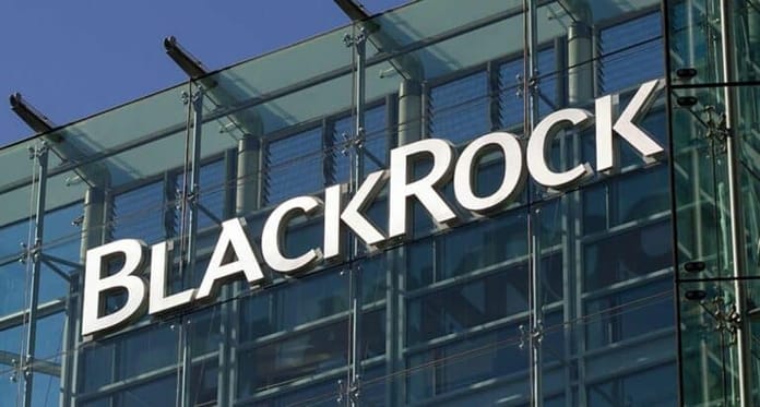 BlackRock, největší světový správce aktiv, právě spustil nový fond ETF blockchainových společností
