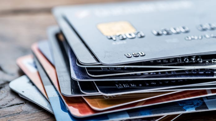 kreditní karta, dluhy, závazek, platební karta visa mastercard ztráta