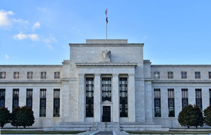 Fed potvrdil brzký růst sazeb, QE spěje ke konci