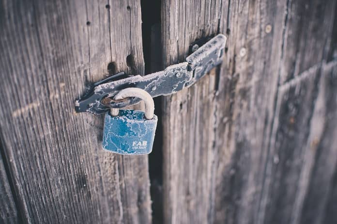 zamek bezpečí visací zajištění zabezpečení security