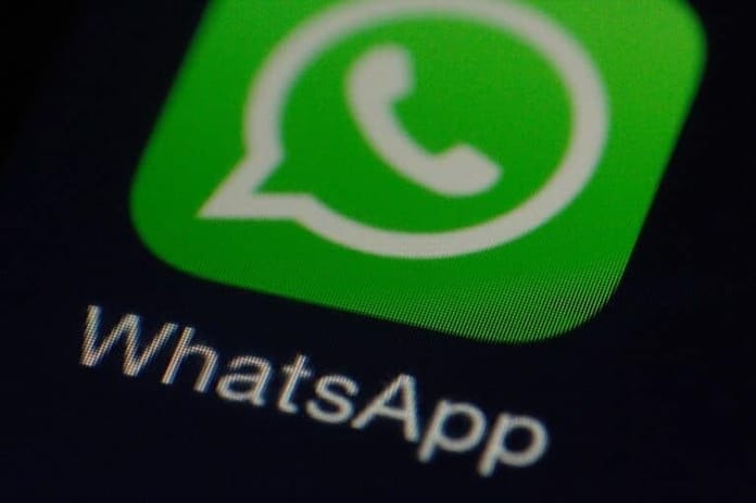 Zákonodárci EU požadují přístup k šifrovaným chatům (WhatsApp, Signal…)