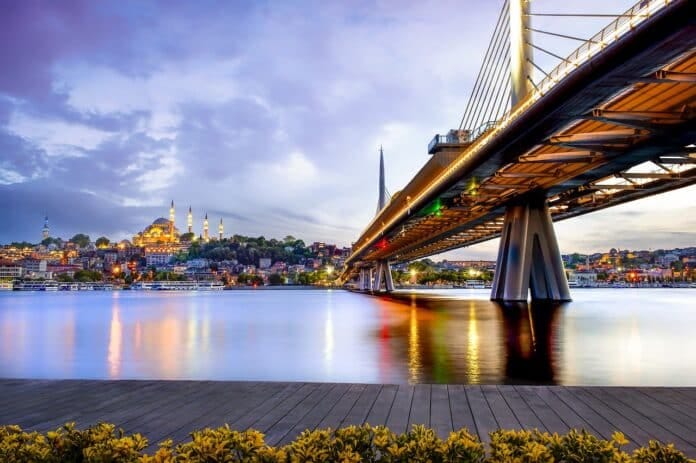 lira liry turecko most