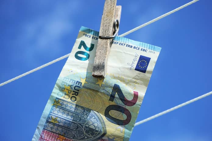 praní, peníze, euro