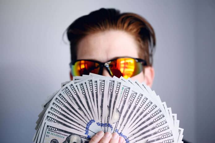 SALT Lending peníze money USD financování kryptopůjčky