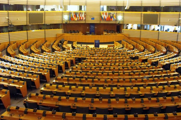 Evropsky parlament pravidla banky držba BTC zveřejnění