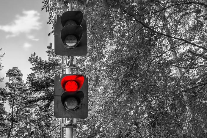 red signal warning varování stop trh