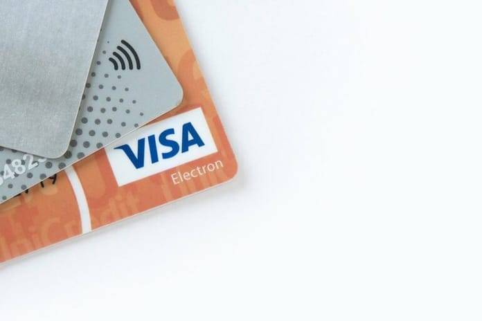Visa umožní automaticky platit účty z kryptopeněženky