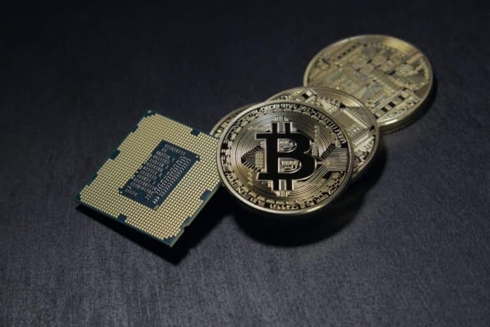 Přeměna tepla z těžby bitcoinů, pomůže zmírnit globální energetickou krizi?