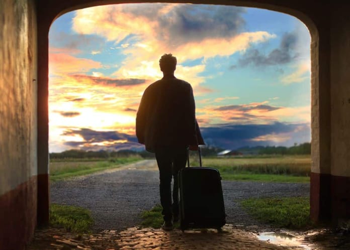 leaving odchod exit zavazdlo luggage
