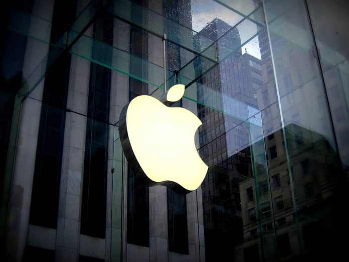 apple chatgpt zákaz umělá inteligence