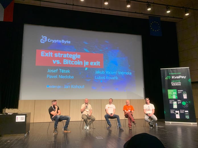 Debata na konferenci CryptoByte 2024