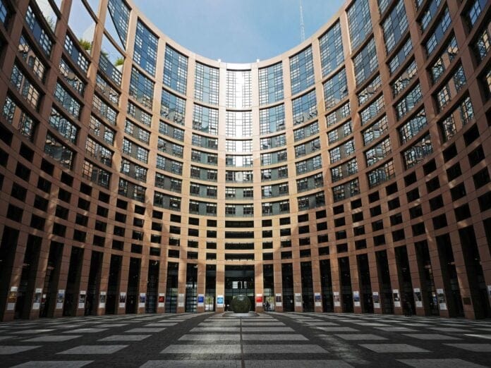 eu evropská unie kryptoměny parlament průzkum digitální ecb
