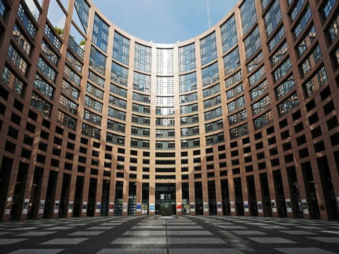 ECB: Digitální euro se stane zákonným platidlem