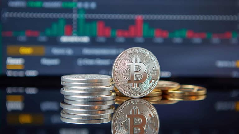 Bitcoin konsoliduje pod rezistencí – býci sbírají síly