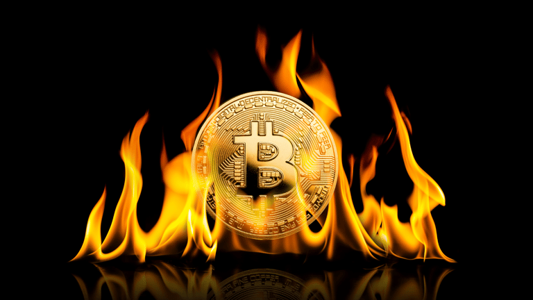 Bitcoin díky zprávě o schválení spotového ETF na bitcoin vzrostl o 8 %, celý růst byl pak smazán