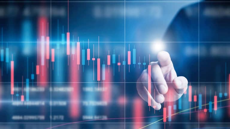 červenec analytik trader graf