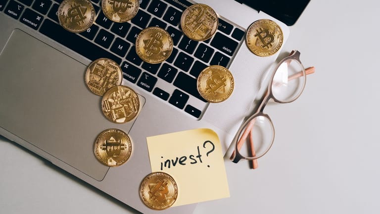 Je krypto mrtvé? Přinášíme hlavní důvody, proč se ceny kryptoměn propadly