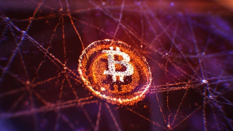 bitcoin btc síť blockchain poplatky etf