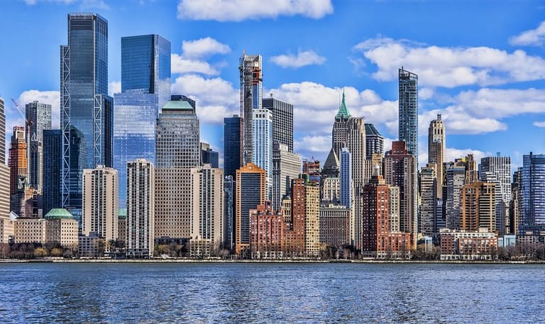 newyork mrakodrap mesto city business obchod starosta usa coinbase kryptoburza průzkum