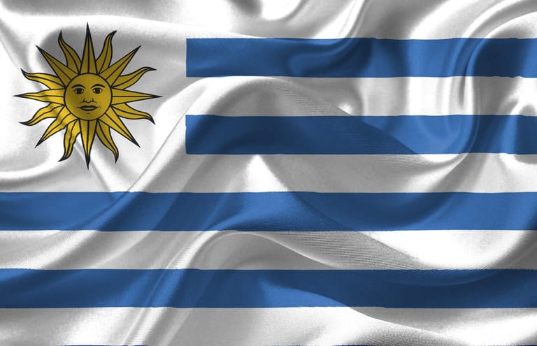 Uruguay: Senátor zavádí zákon, který umožňuje používání kryptoměn pro platby