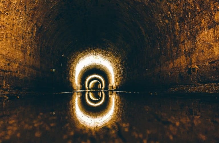svetlo tunel dark temnota