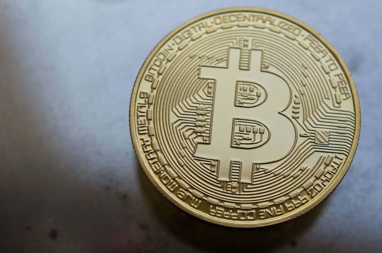 Nový výzkum ukazuje, že 40 % mladých lidí chce používat kryptoměny k platbám