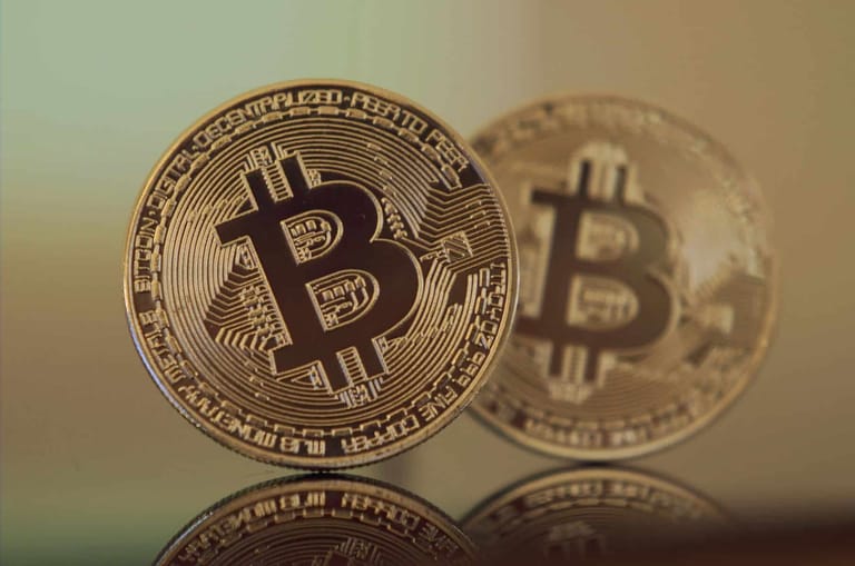 Legendární investor Bill Miller označuje bitcoiny za „dramaticky odlišné“ od jiných finančních aktiv