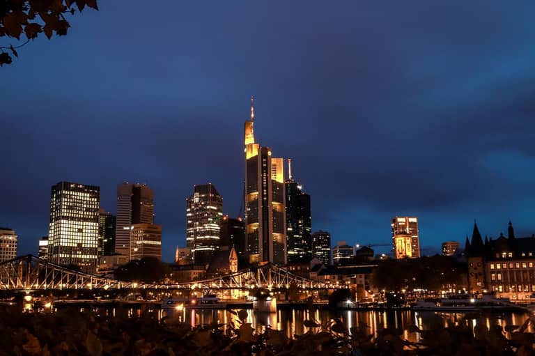 vecer city architektura