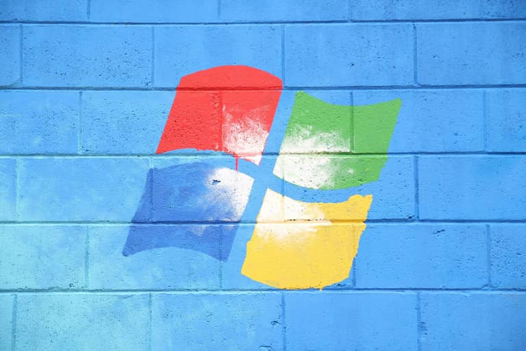 Byl Bitcoin vytvořen ve Windows nebo na Macu? Máme odpověď