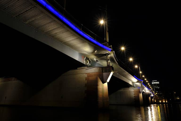 most bridge night vecer