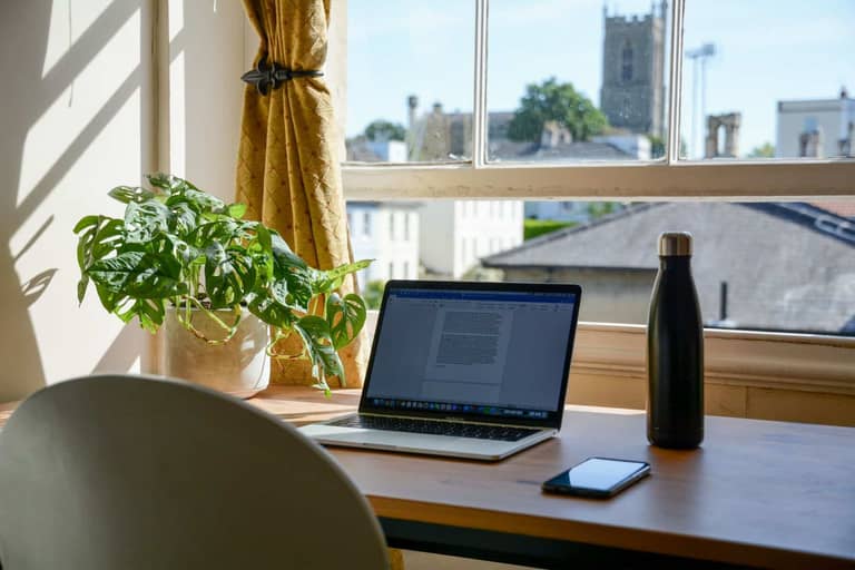 home office kryptoměny