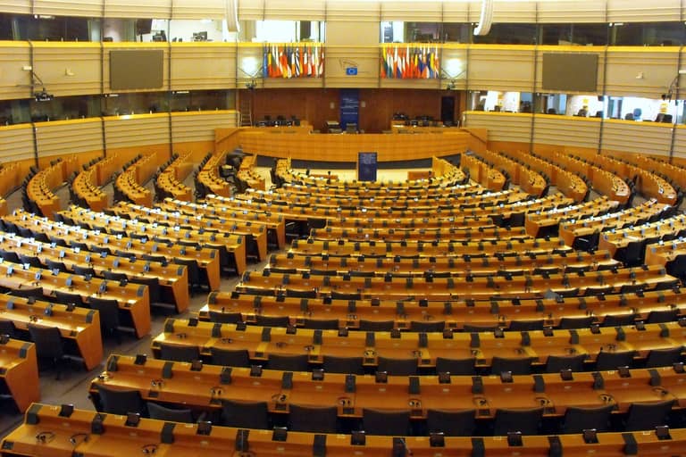 Evropsky parlament pravidla banky držba BTC zveřejnění