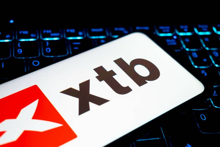 XTB mění hru: Dluhopisy, sociální investování i nové vzdělávací kurzy!