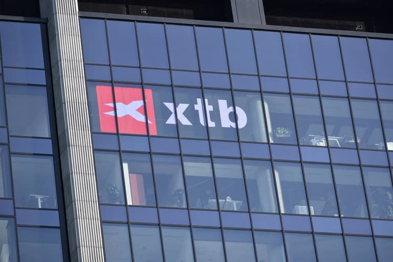 Kvartální výsledky XTB: Trend pasivního investování podporuje silný růst