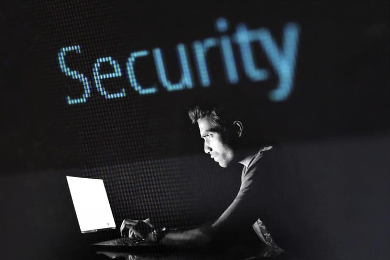 bezpečnost, hacker, malware, phishing