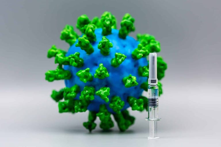 Pozitivní zprávy o výsledcích vakcíny proti COVID-19 tlačí Bitcoin dolů