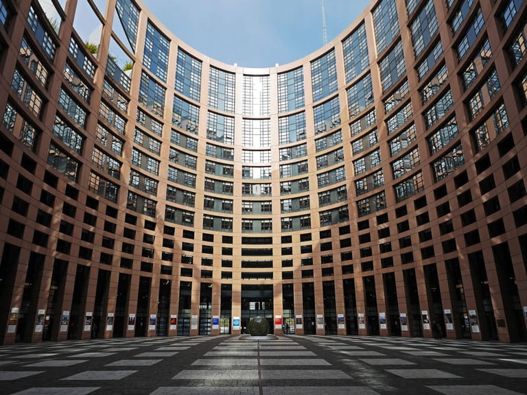 eu evropská unie kryptoměny parlament průzkum digitální ecb studie