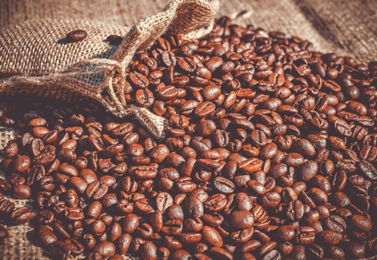 Americký kávový gigant Starbucks se obrací na blockchain