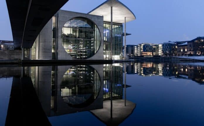 city ​​city architecture water evening cryptomagazine