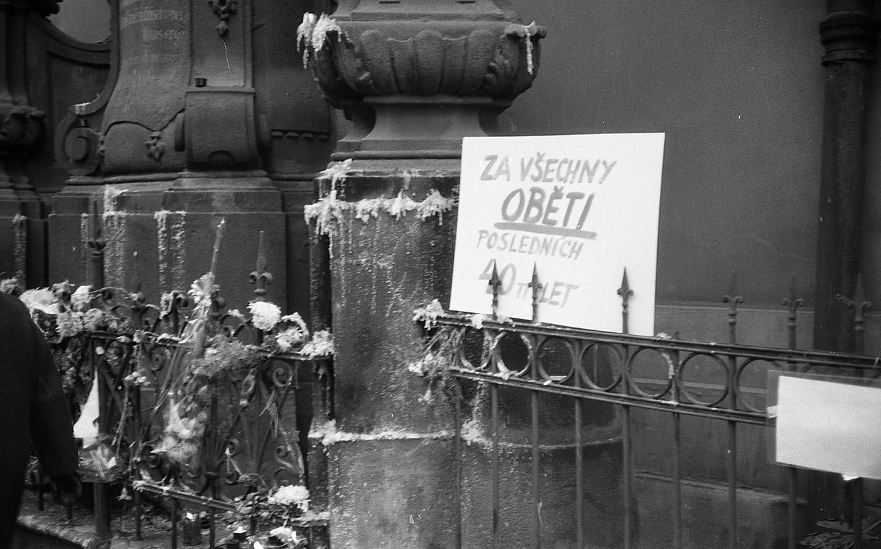 revoluce, totalita, komunismus