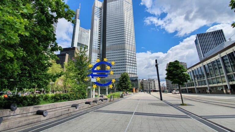 Evropská centrální banka odhalila, že 10 % domácností eurozóny vlastní kryptoměny