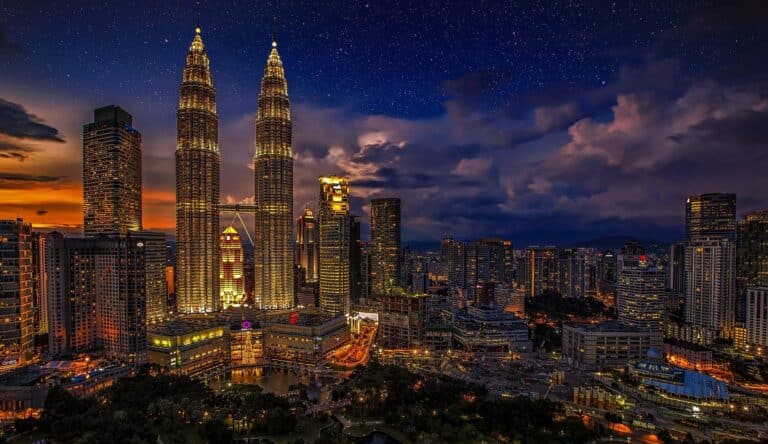 Malajsie chce bojovat proti nelegální těžbě bitcoinu