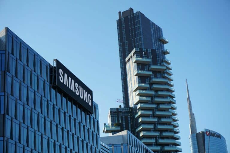Samsung zakazuje zaměstnancům používat umělou inteligenci
