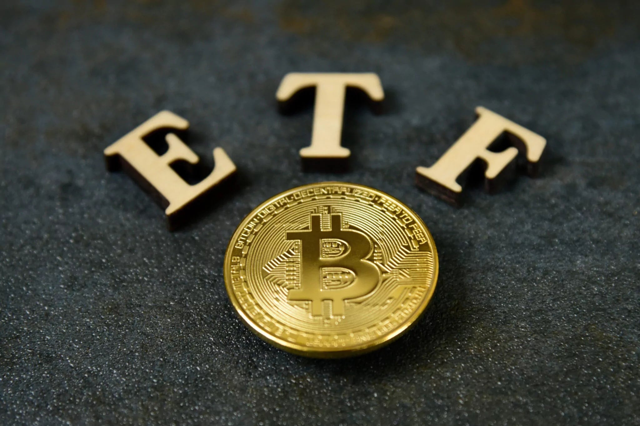 Bitcoin ETF na černém pozadí