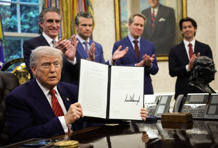 Prezident Donald Trump v květnu 2025 podepsal čtyři výkonné příkazy zaměřené na zmírnění regulace a rozšíření výroby jaderné energie. S jeho administrativou se může jaderný sektor v USA výrazně rozvinout, což je pro společnosti typu Oslo velice býčím signálem