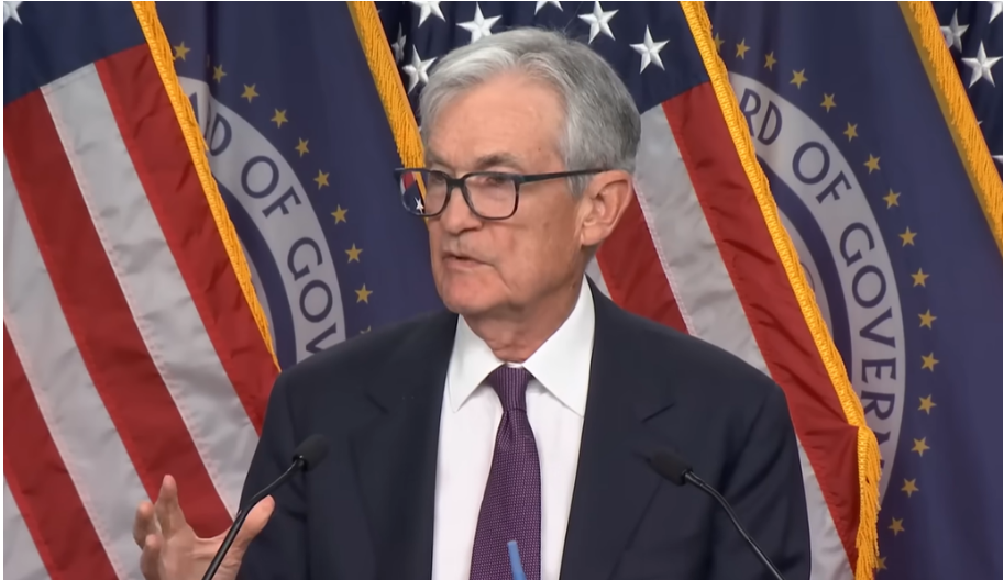 Předseda Fedu Jerome Powell vystoupil na tiskové konferenci FOMC 18. března.
